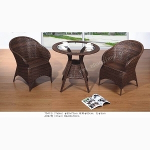 藤艺家具的雅致与实用——兆强藤艺T047与A097餐台椅组合评析